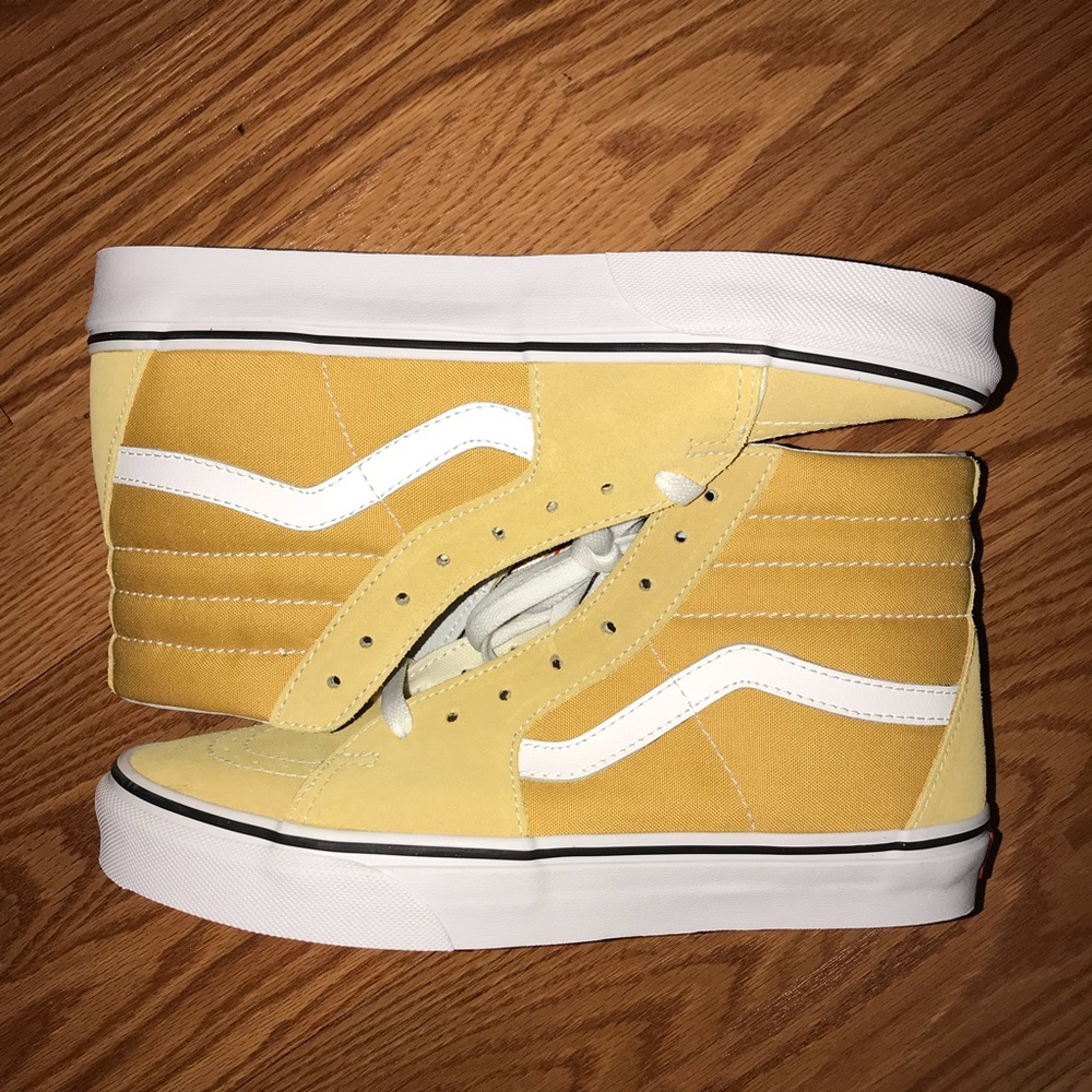 Vans Unisex SK8-Hi High-Top Sneaker